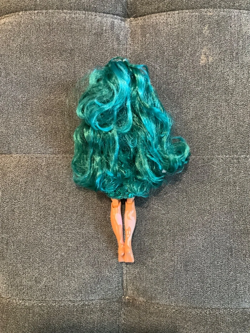 EUC Rainbow High Jewel Richie Emerald Fashion Doll